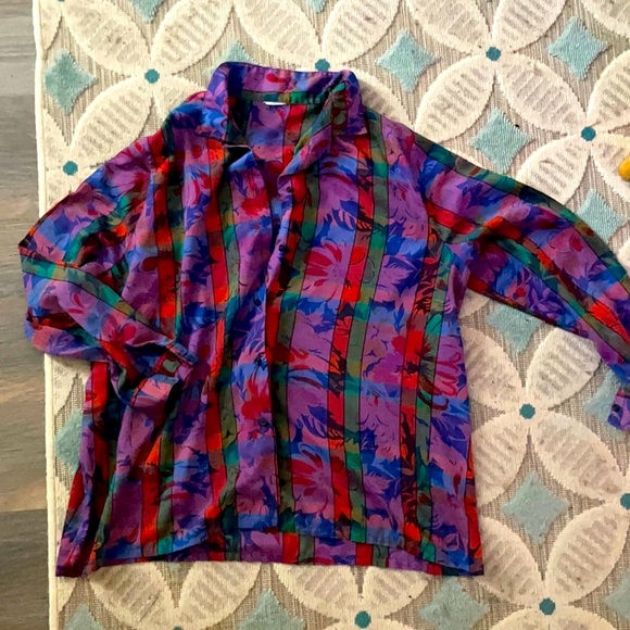 Vintage Tops - Vintage 80’s button blouse!